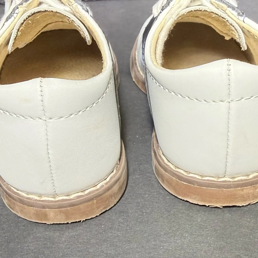 Footmates Classic White and Navy “Cheer” Kids Saddle Shoes toddler size 7.5